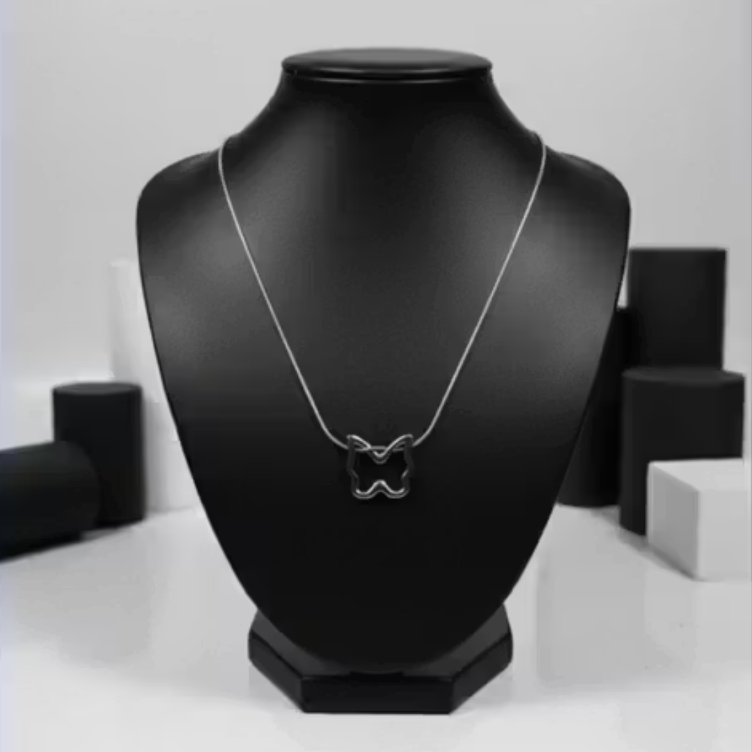 The Daily Staple: Minimalistic Silver Necklace